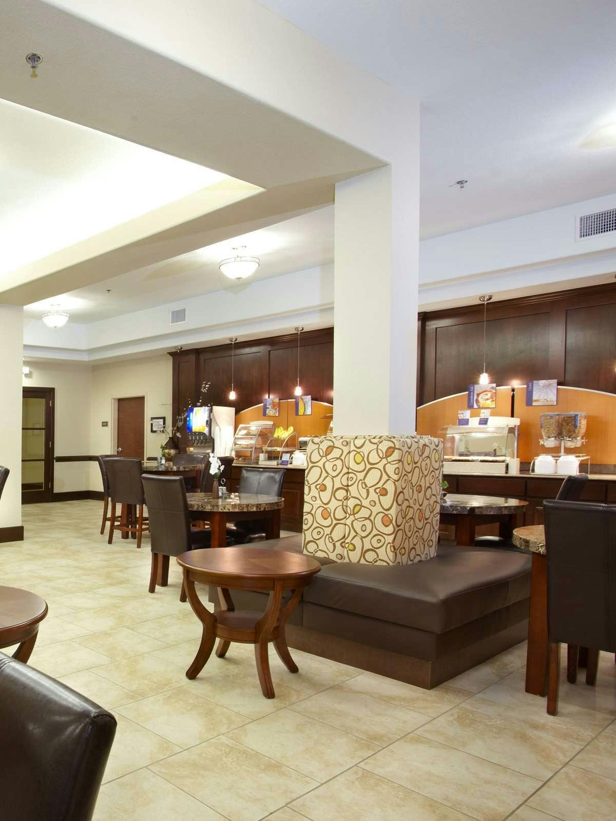 Hotel Holiday Inn Express Hotel & Suites Deer Park photo 4