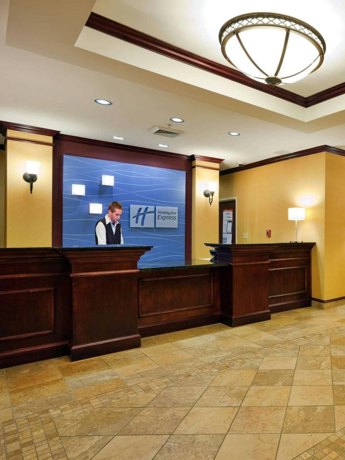 Hotel Holiday Inn Express Hotel & Suites Dothan North photo 4