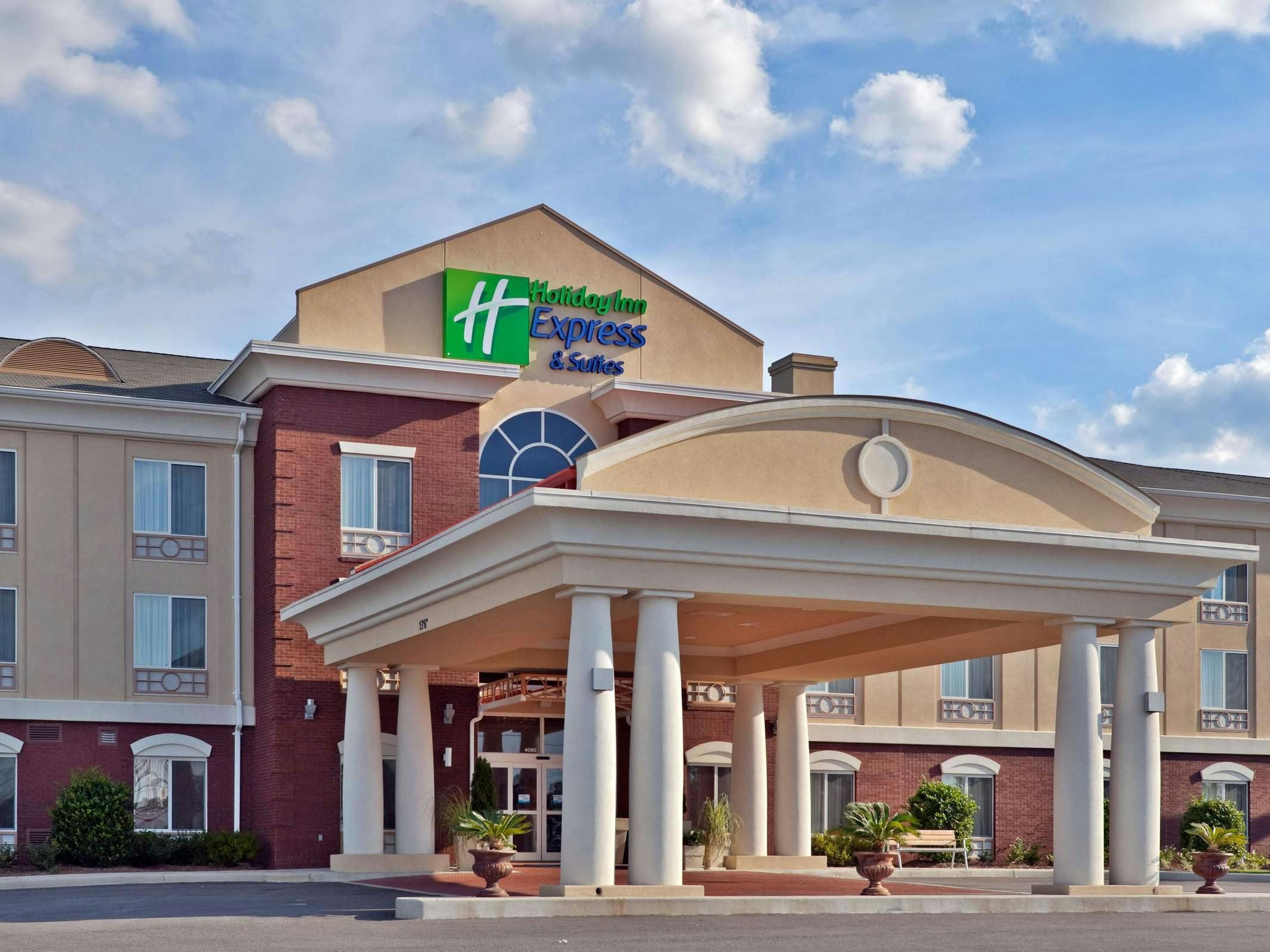 Holiday Inn Express Hotel & Suites Dothan North
