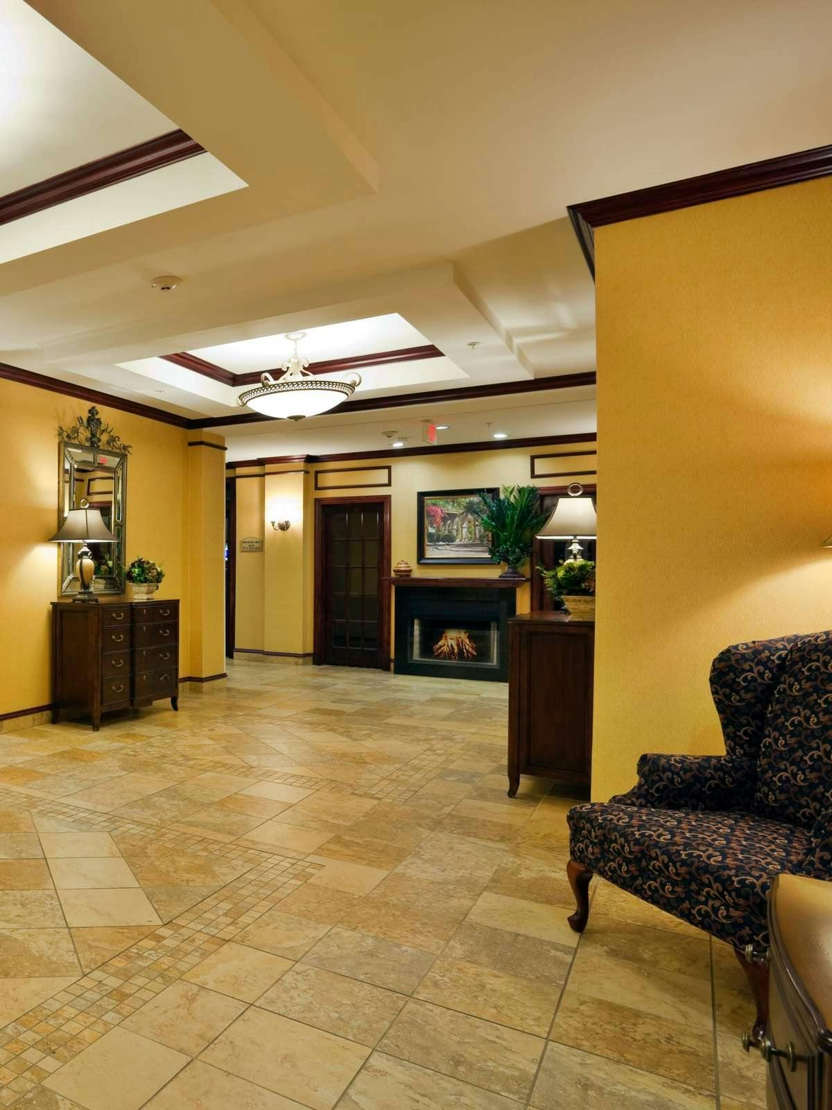 Hotel Holiday Inn Express Hotel & Suites Dothan North photo 3