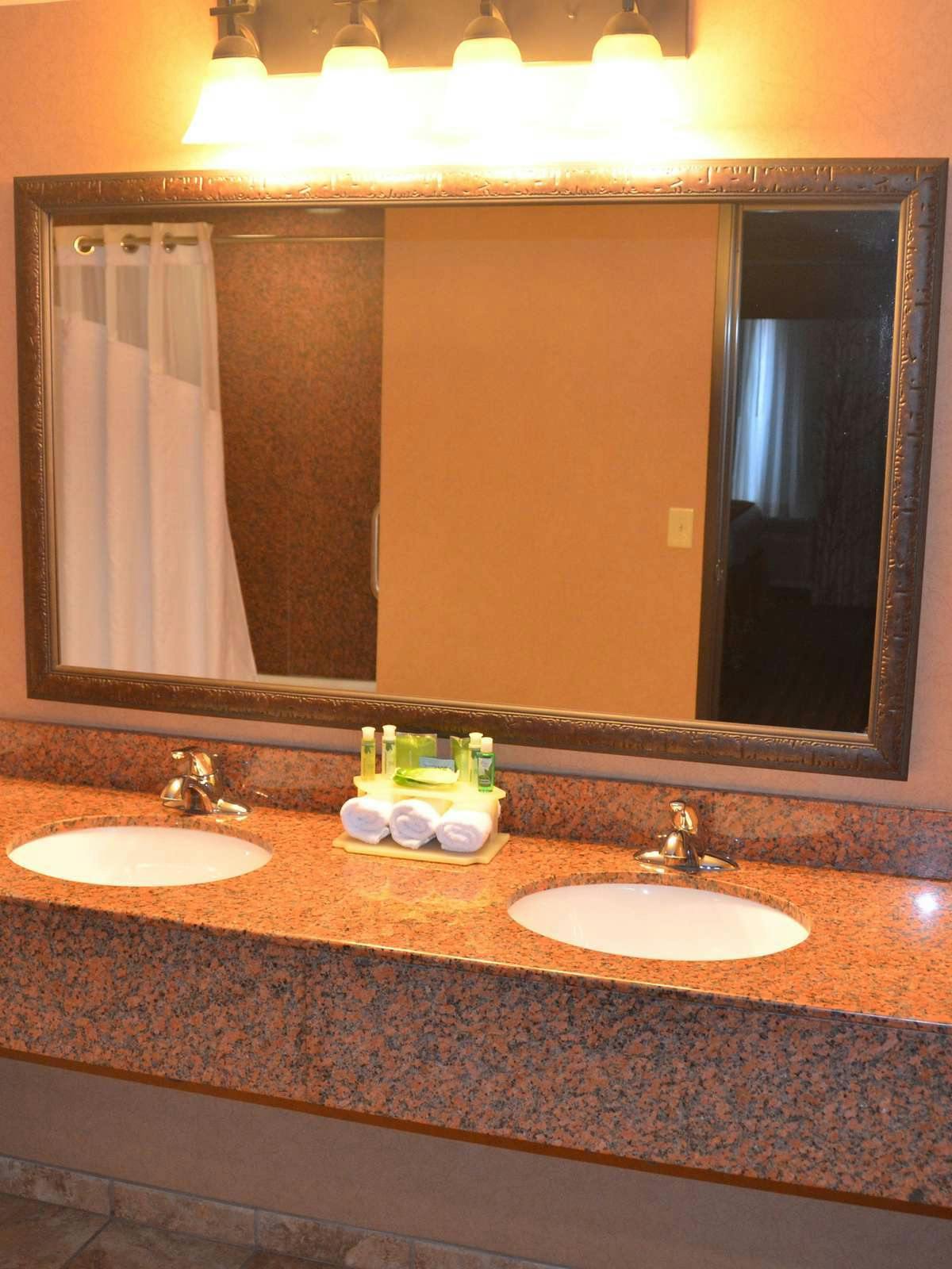 Hotel Holiday Inn Express Hotel & Suites Donegal photo 2