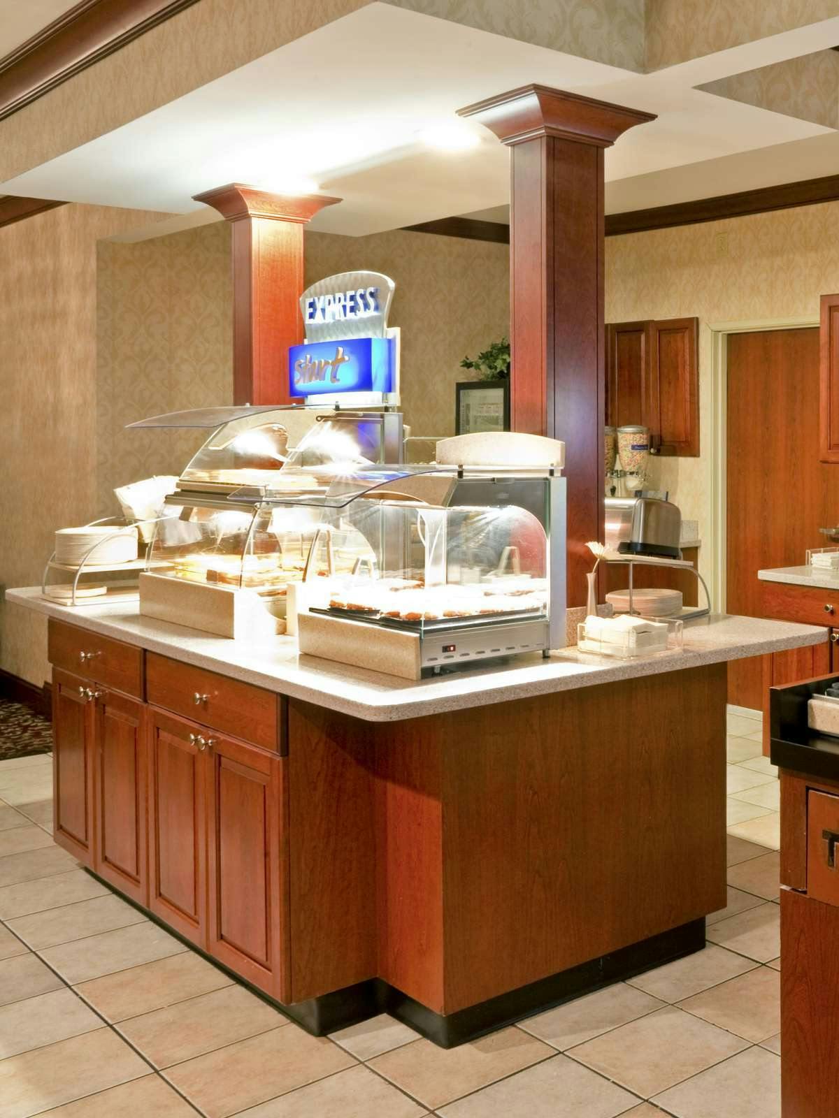 Hotel Holiday Inn Express Hotel & Suites East Greenbush photo 5