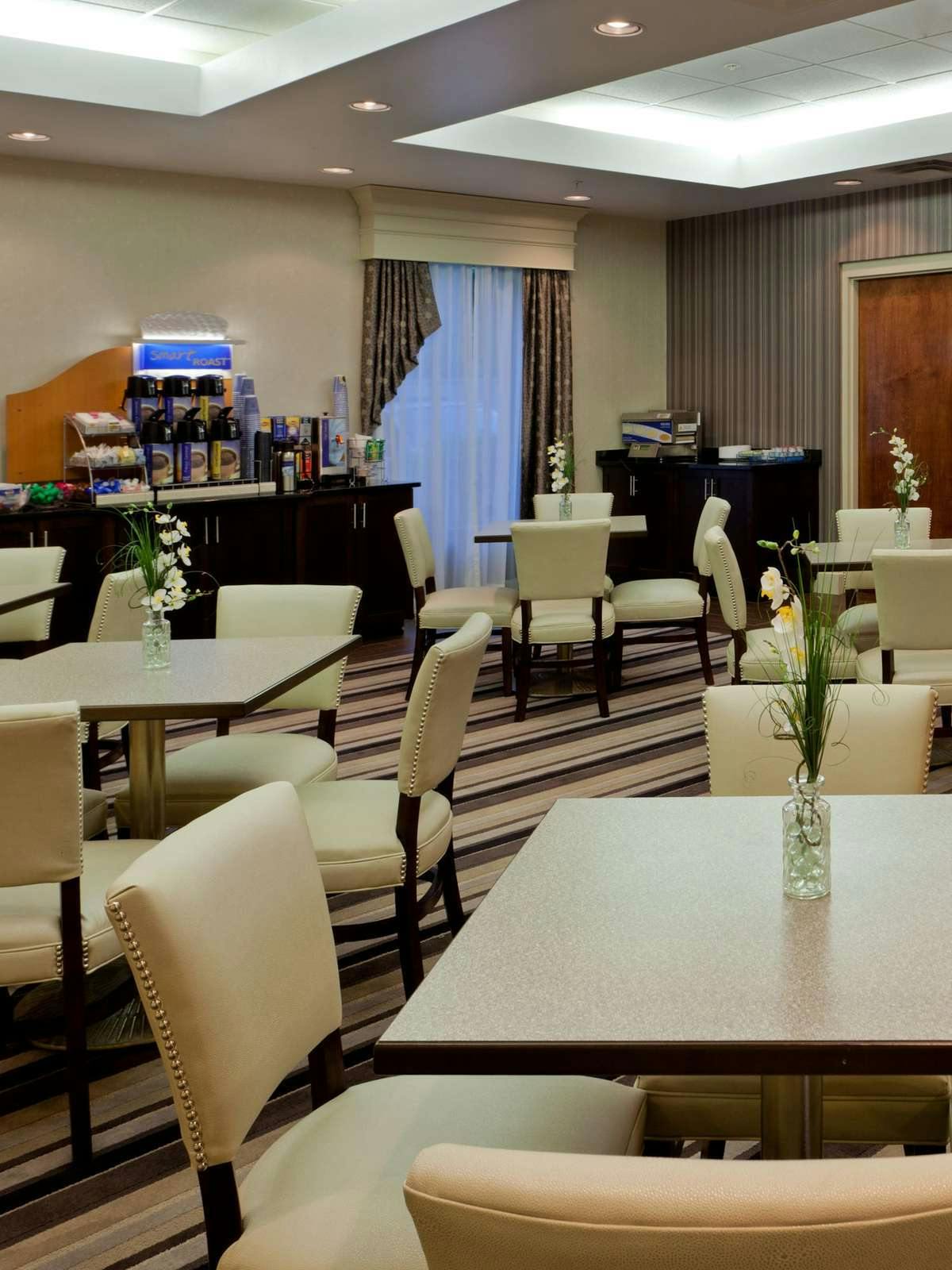 Hotel Holiday Inn Express Hotel & Suites Dover photo 5