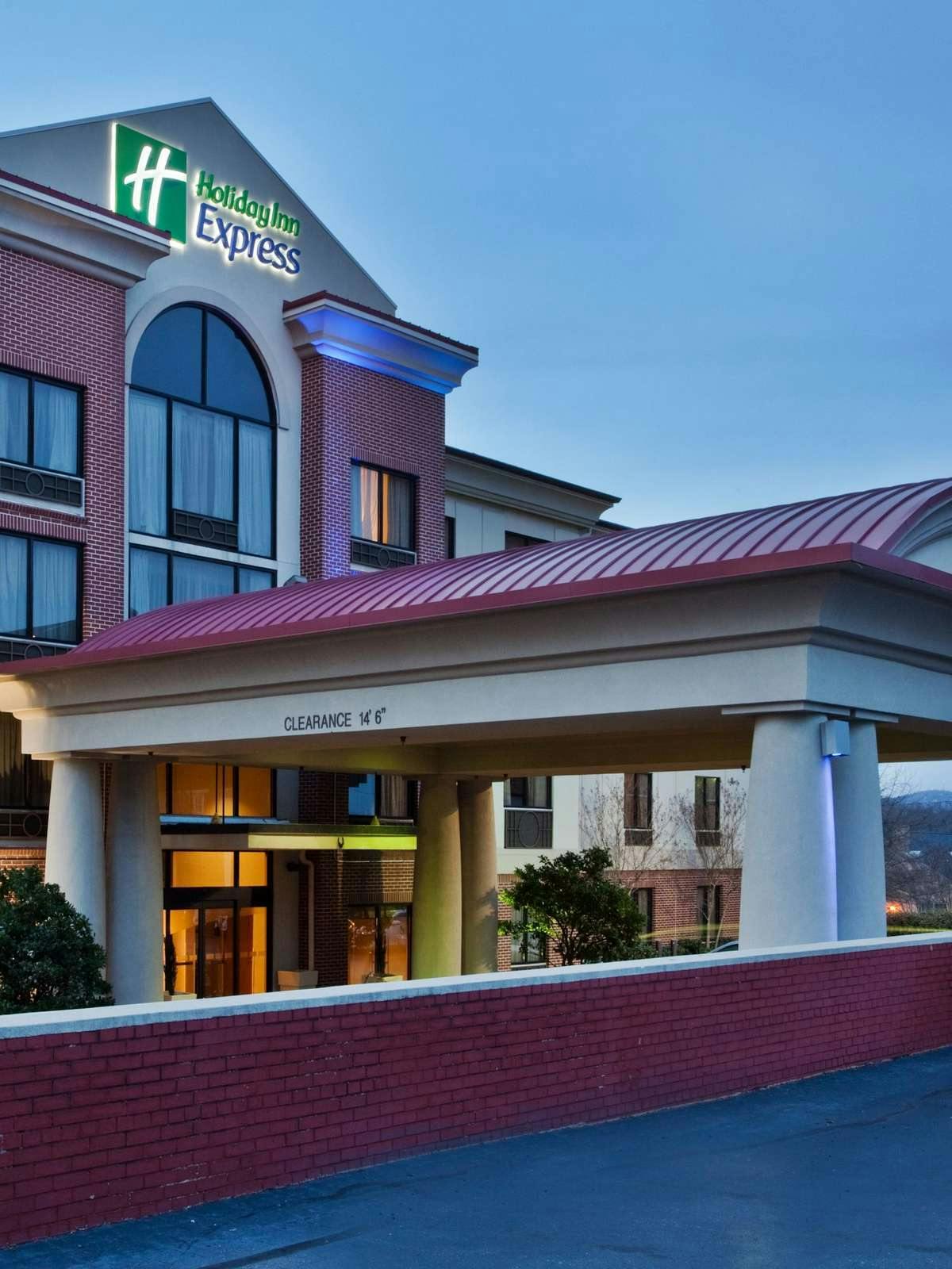 Hotel Holiday Inn Express Hotel & Suites Downtown photo 4