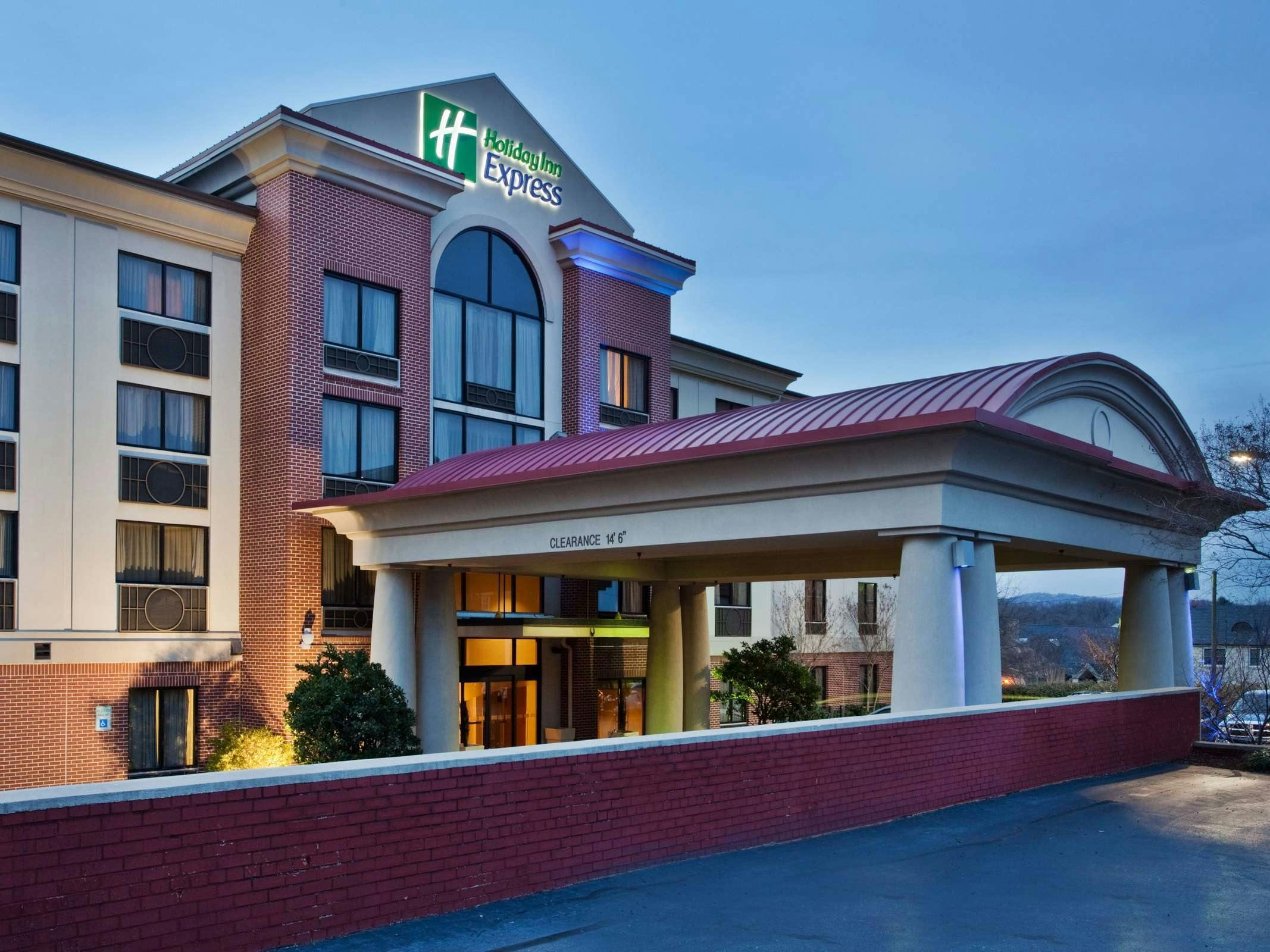 Holiday Inn Express Hotel & Suites Downtown