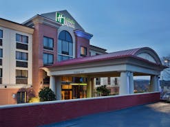 Holiday Inn Express Hotel & Suites Downtown