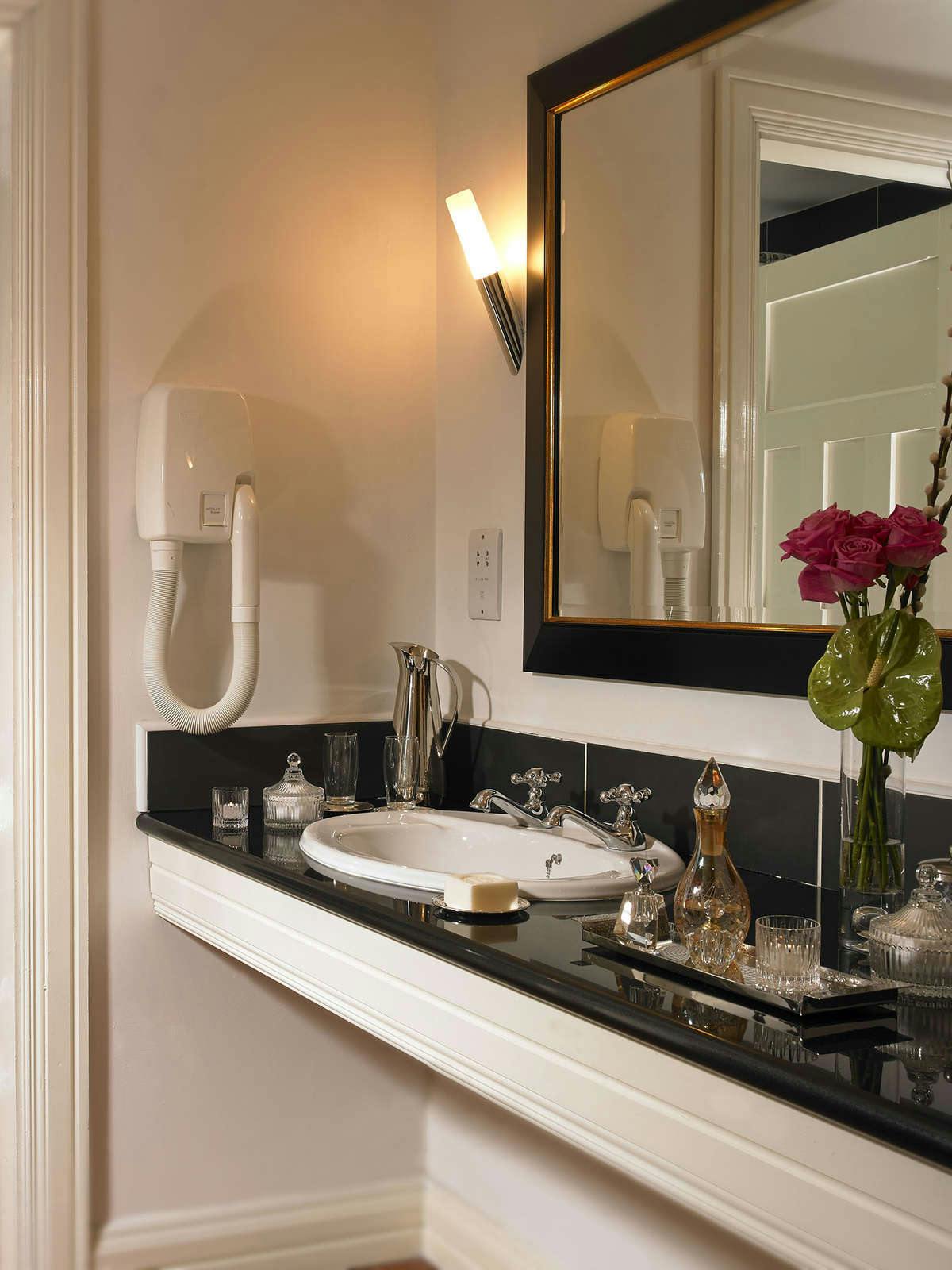 Hotel DUNRAVEN ARMS HOTEL photo 4