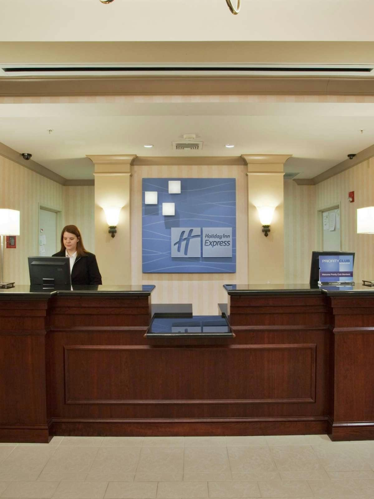 Hotel Holiday Inn Express Hotel & Suites Drums photo 5