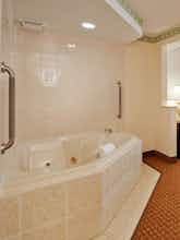 Hotel Holiday Inn Express Hotel & Suites Easton photo 3