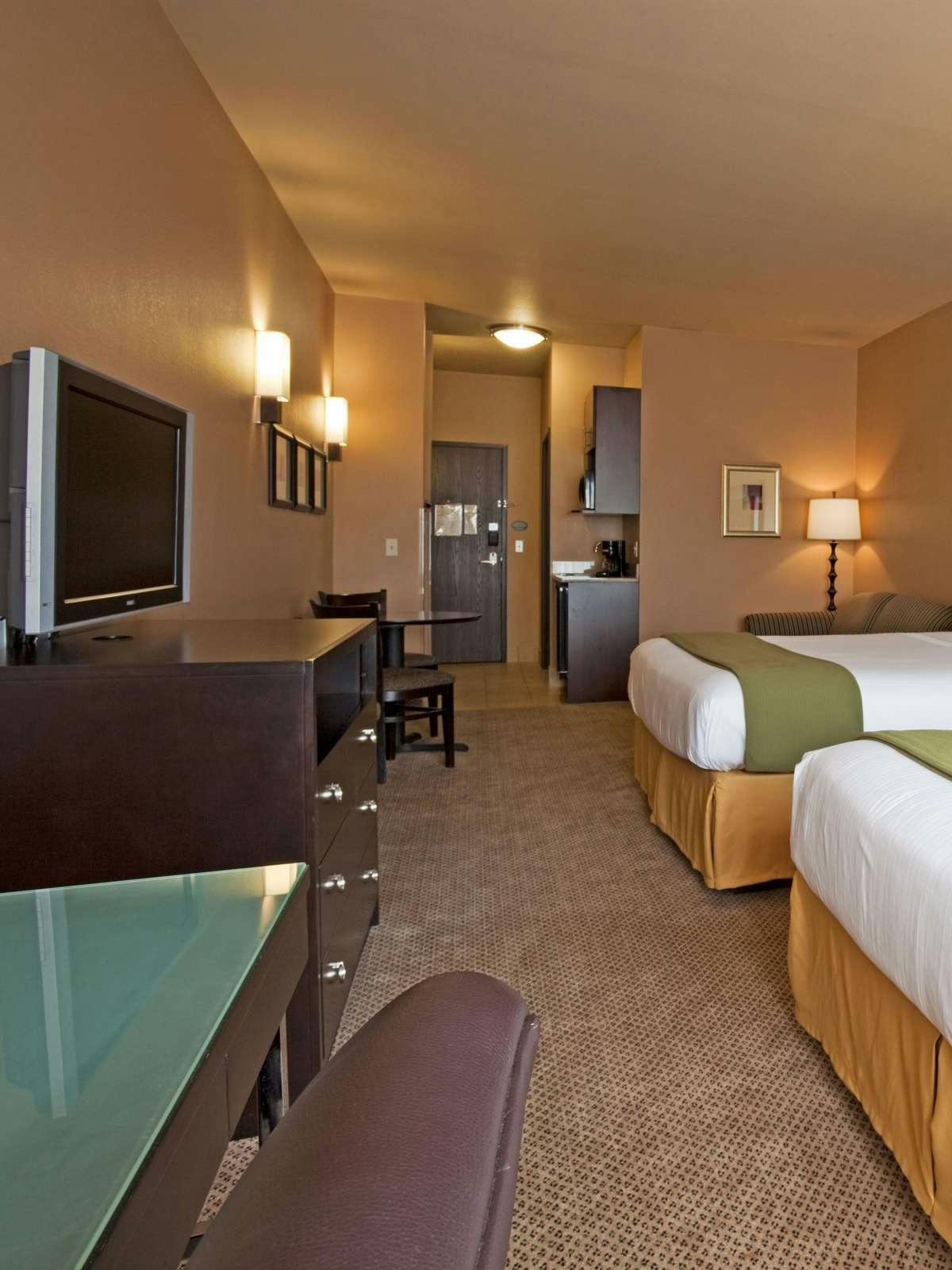 Hotel Holiday Inn Express Hotel & Suites Eau Claire North photo 2