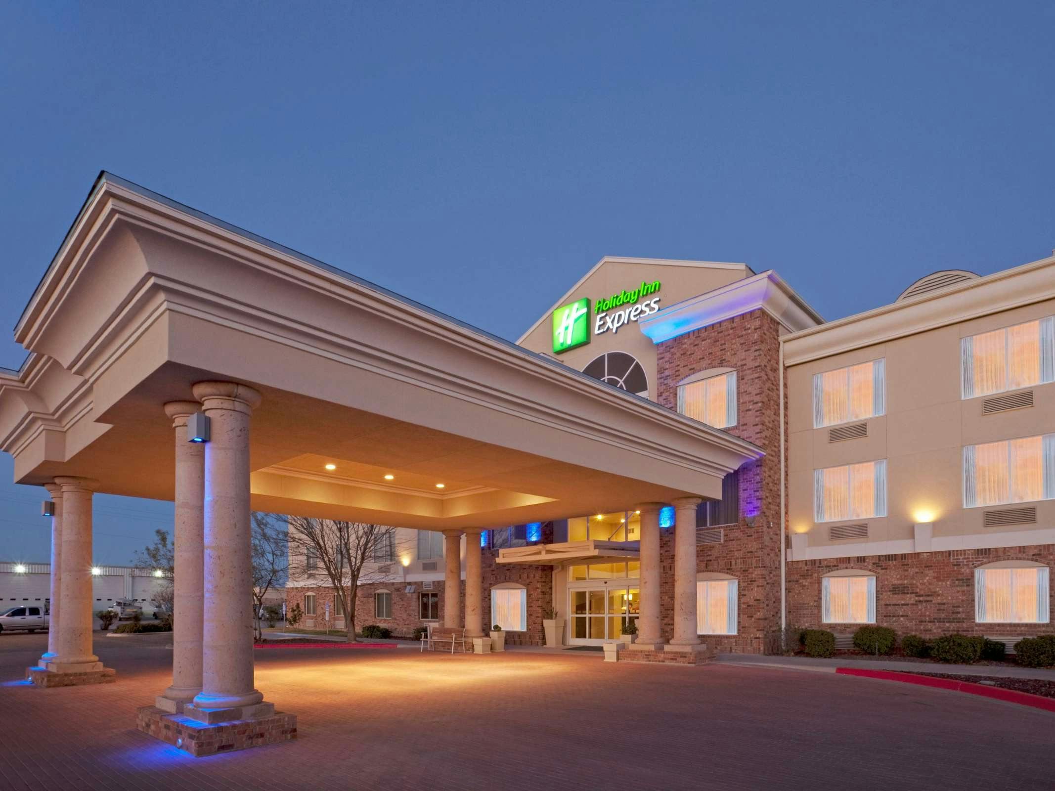 Holiday Inn Express Hotel & Suites Eagle Pass