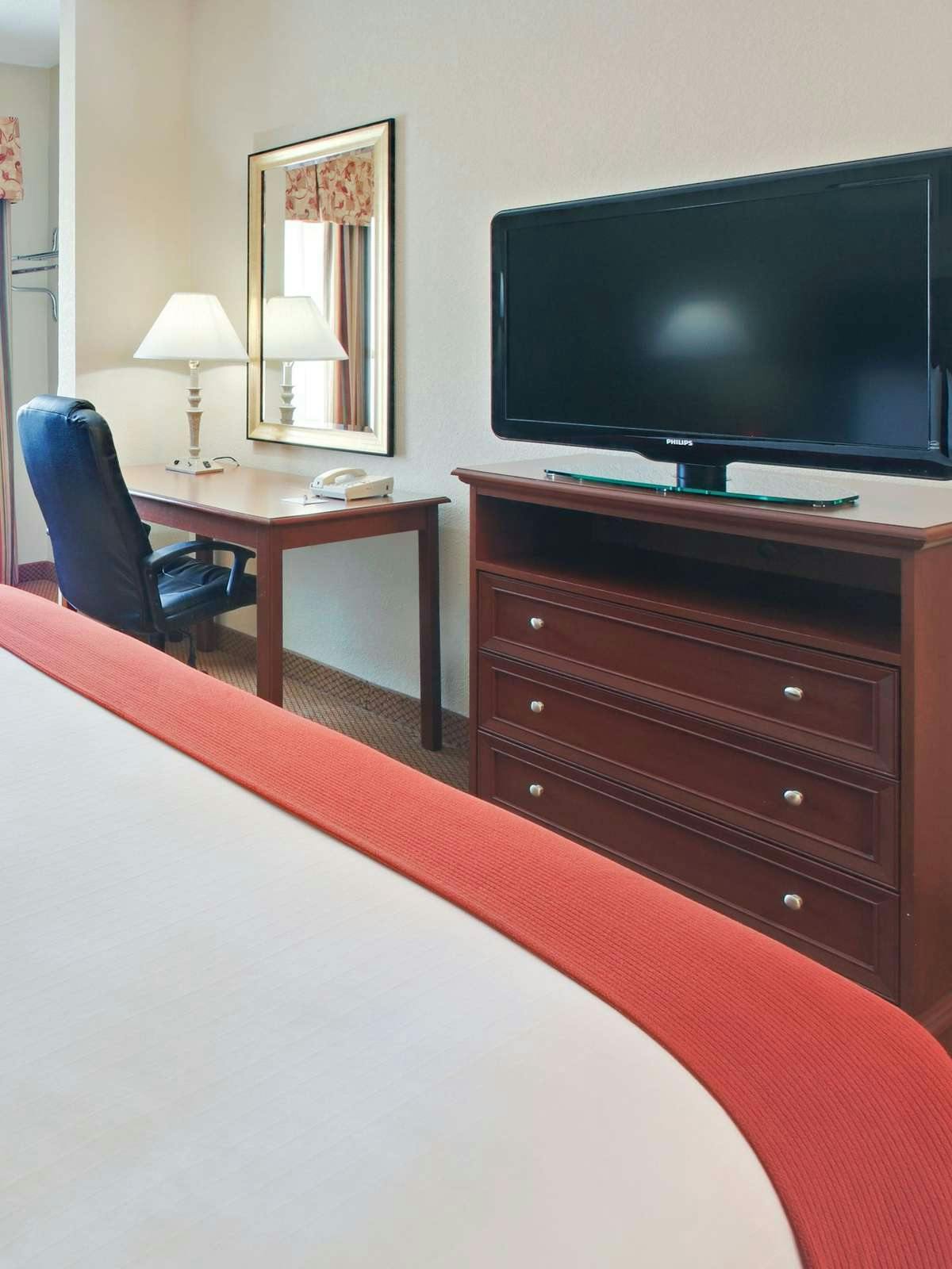 Hotel Holiday Inn Express Hotel & Suites El Dorado photo 2