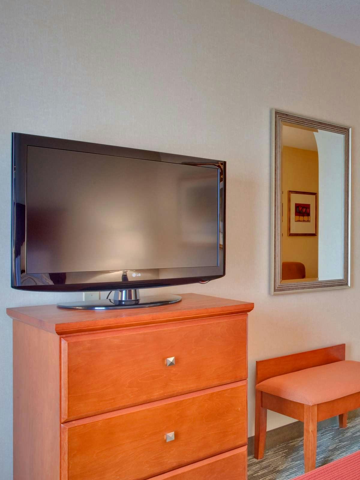 Hotel Holiday Inn Express Hotel & Suites Edmonton South photo 2