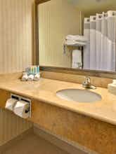 Hotel Holiday Inn Express Hotel & Suites Edmonton South photo 3