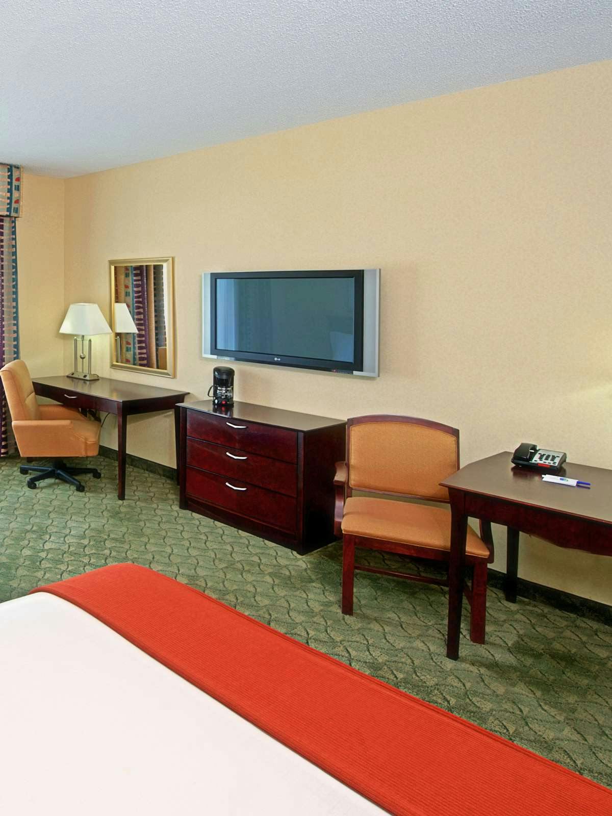 Hotel Holiday Inn Express Hotel & Suites El Paso I 10 East photo 2