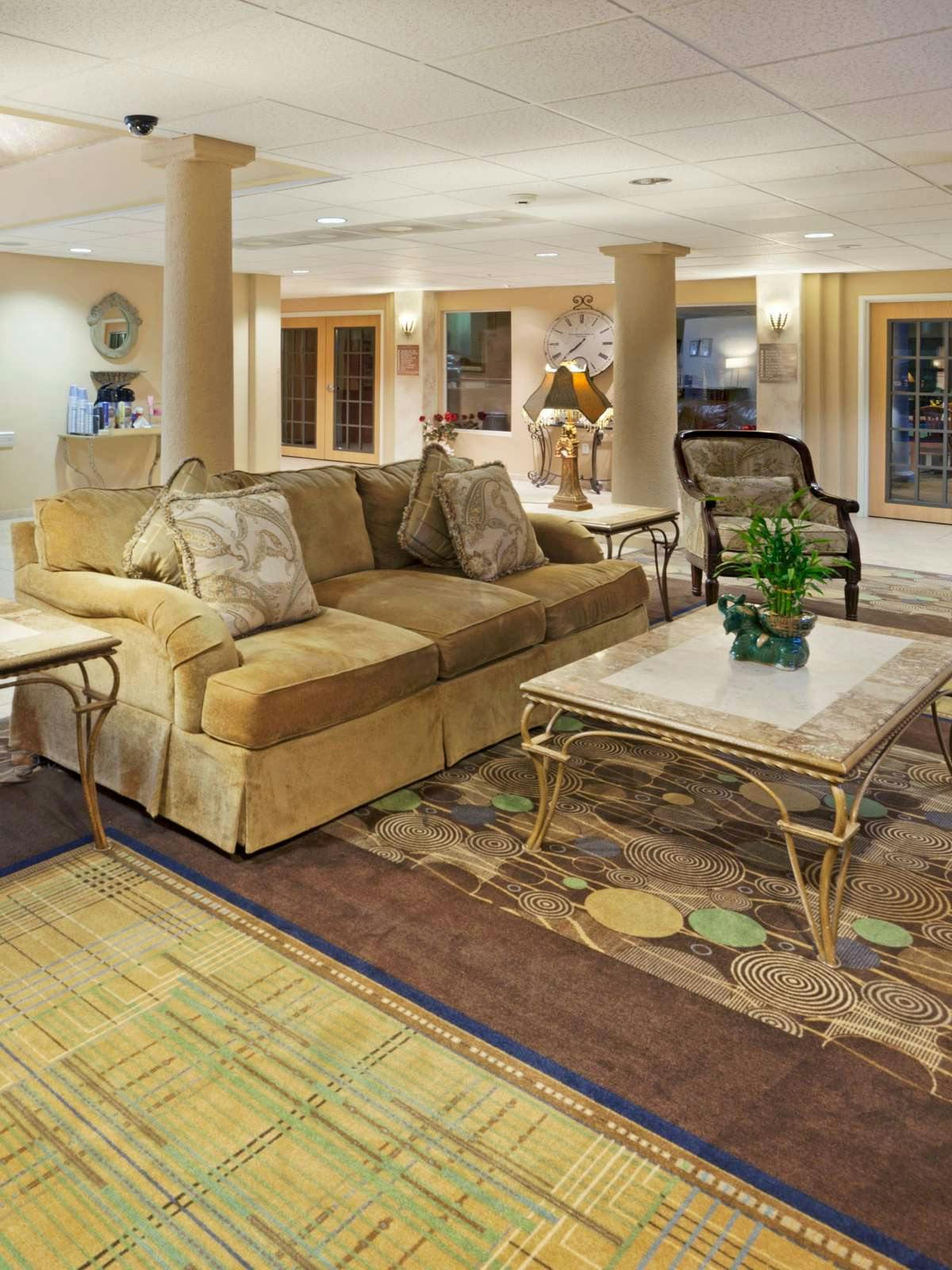 Hotel Holiday Inn Express Hotel & Suites Elgin photo 3