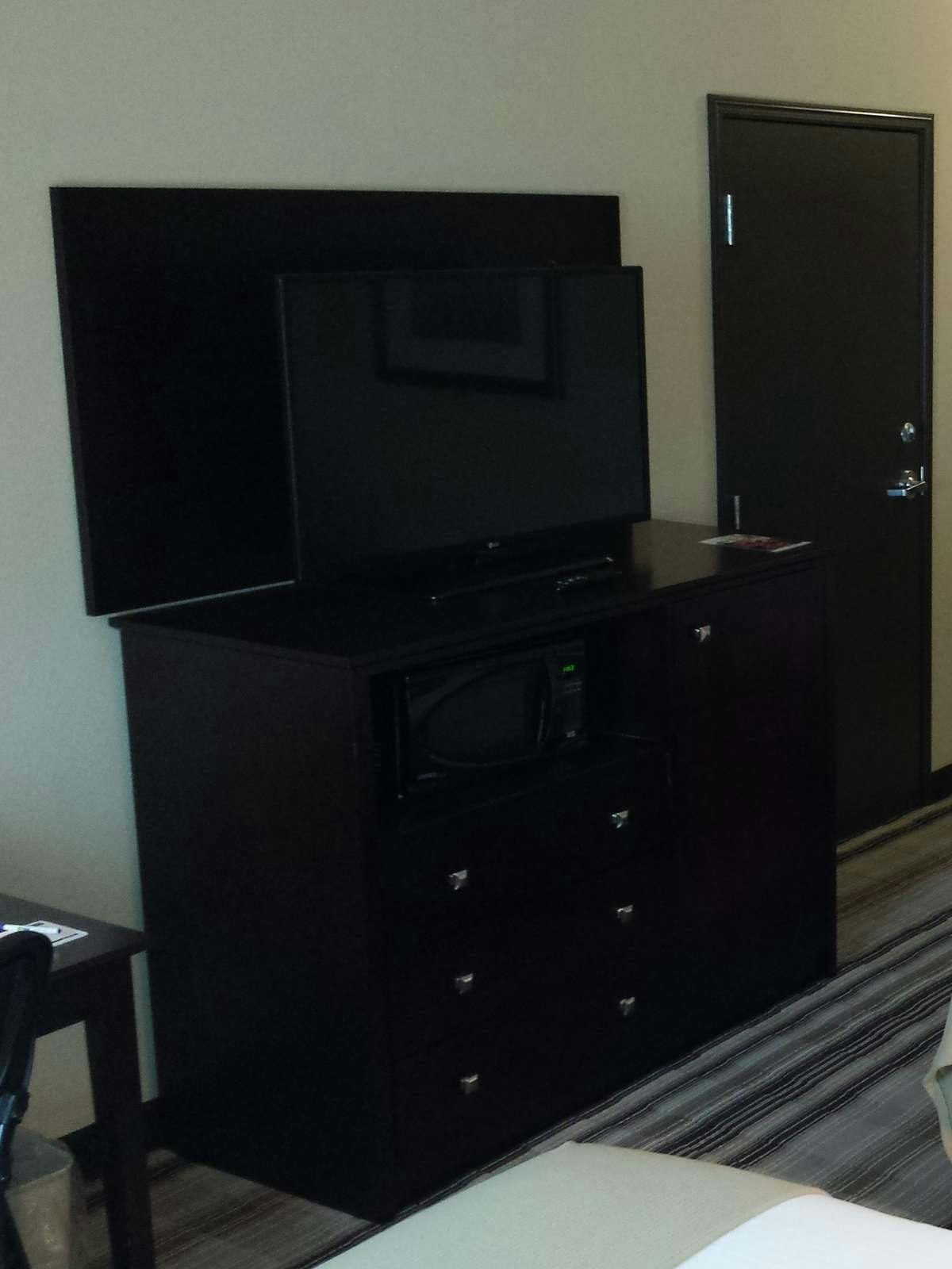 Hotel Holiday Inn Express Hotel & Suites Emporia Northwest photo 3