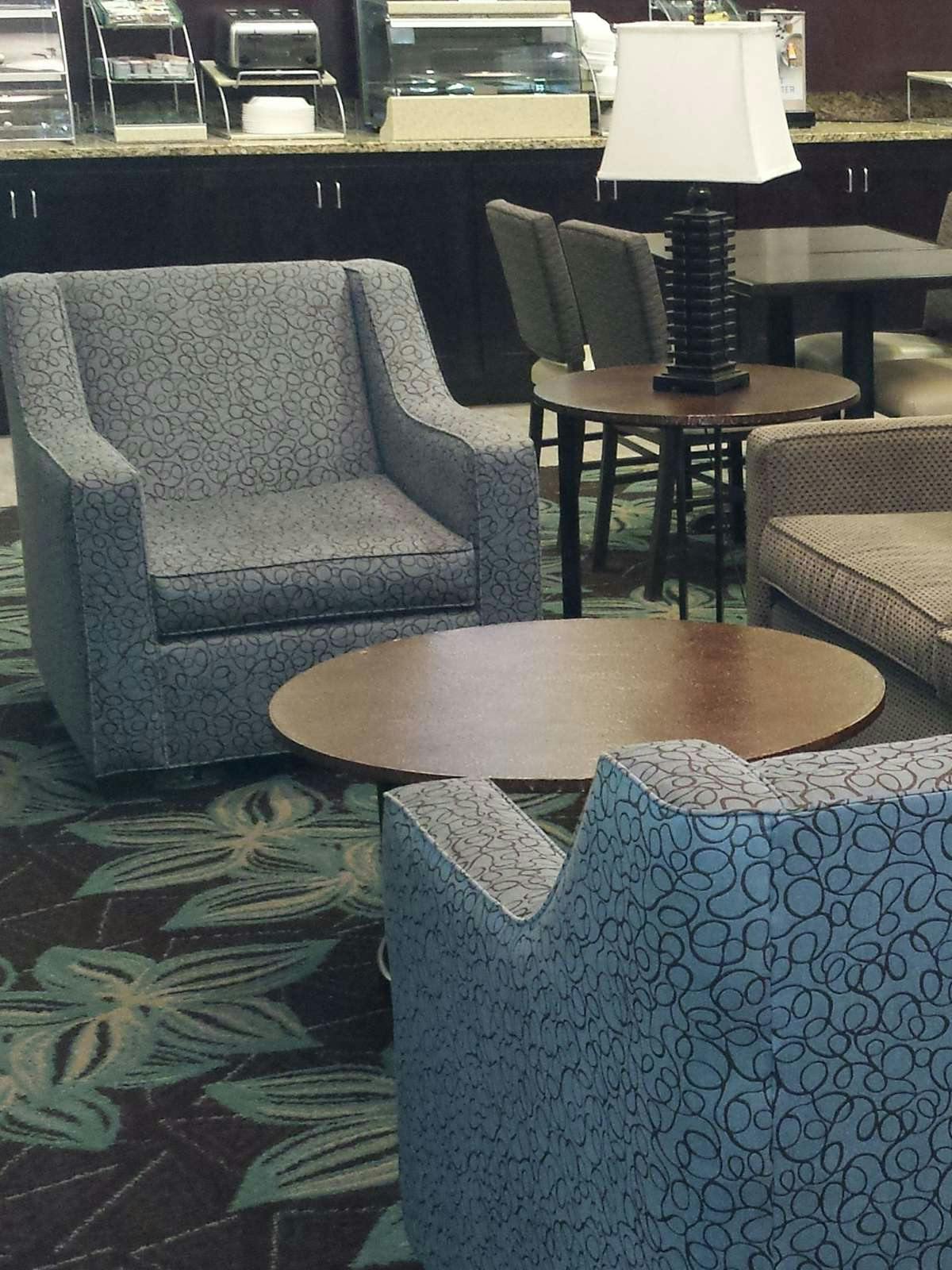 Hotel Holiday Inn Express Hotel & Suites Emporia Northwest photo 4