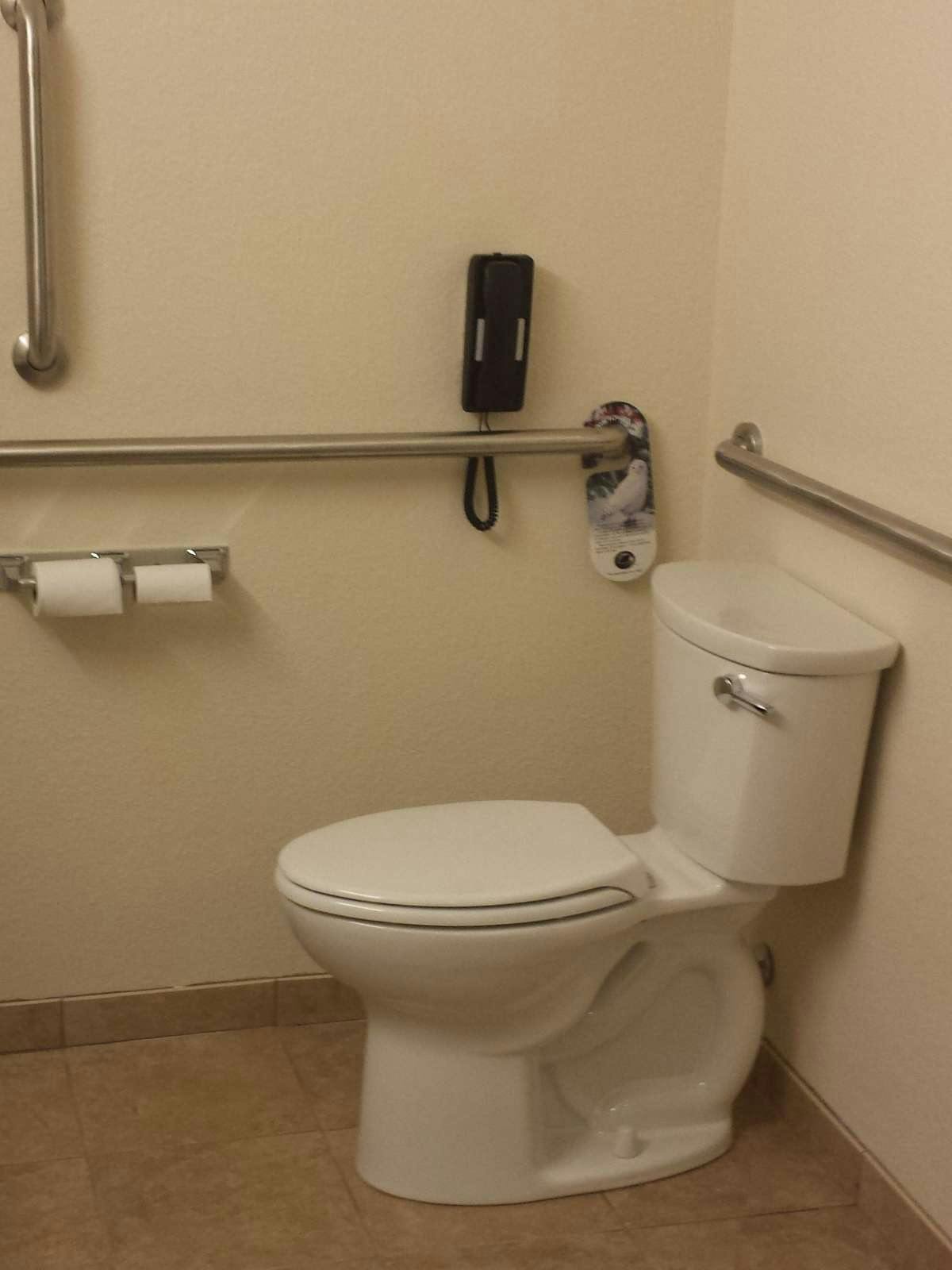 Hotel Holiday Inn Express Hotel & Suites Emporia Northwest photo 2