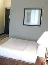 Hotel Holiday Inn Express Hotel & Suites Emporia Northwest photo 1