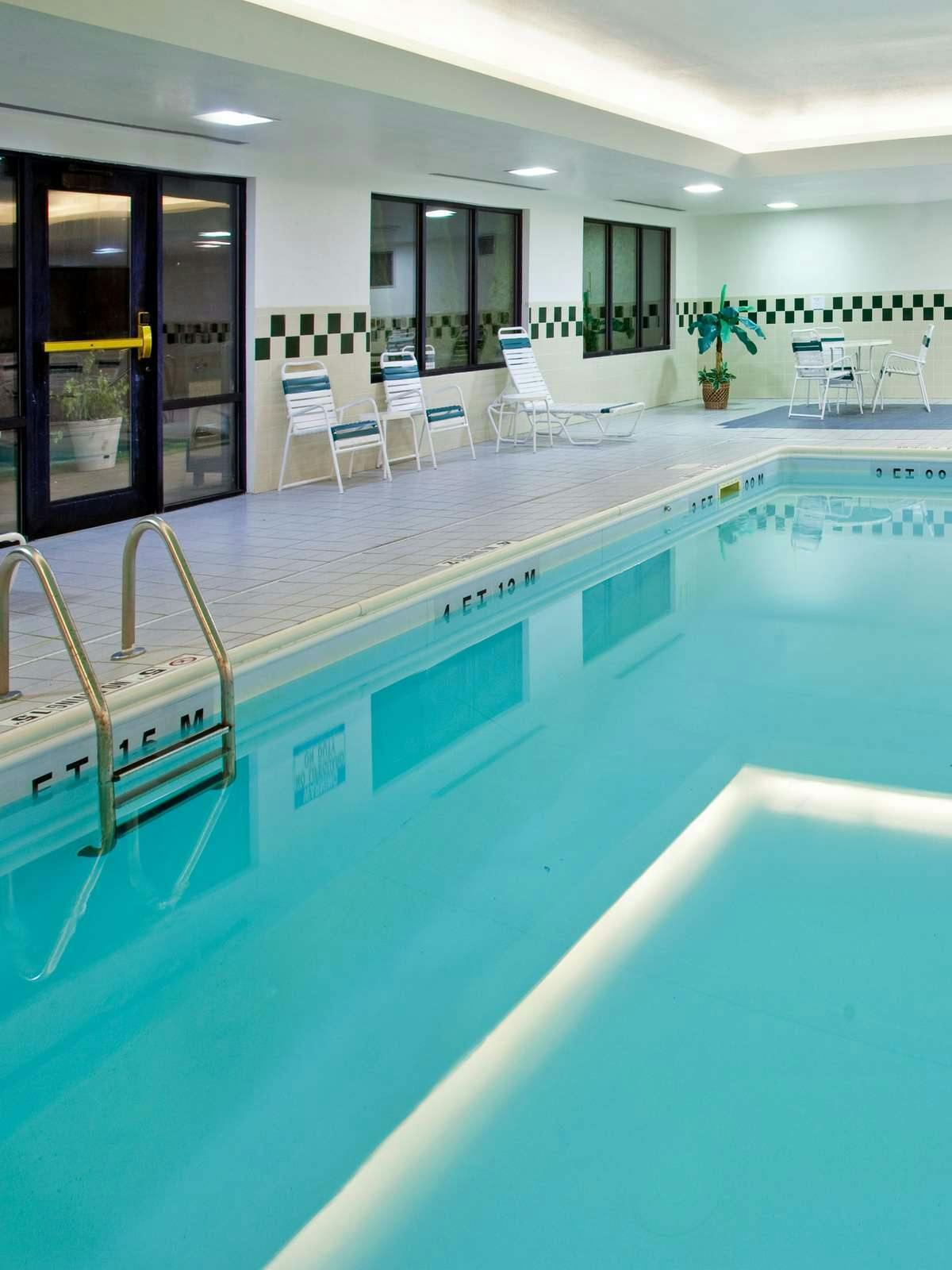 Hotel Holiday Inn Express Hotel & Suites Elkhart South photo 5