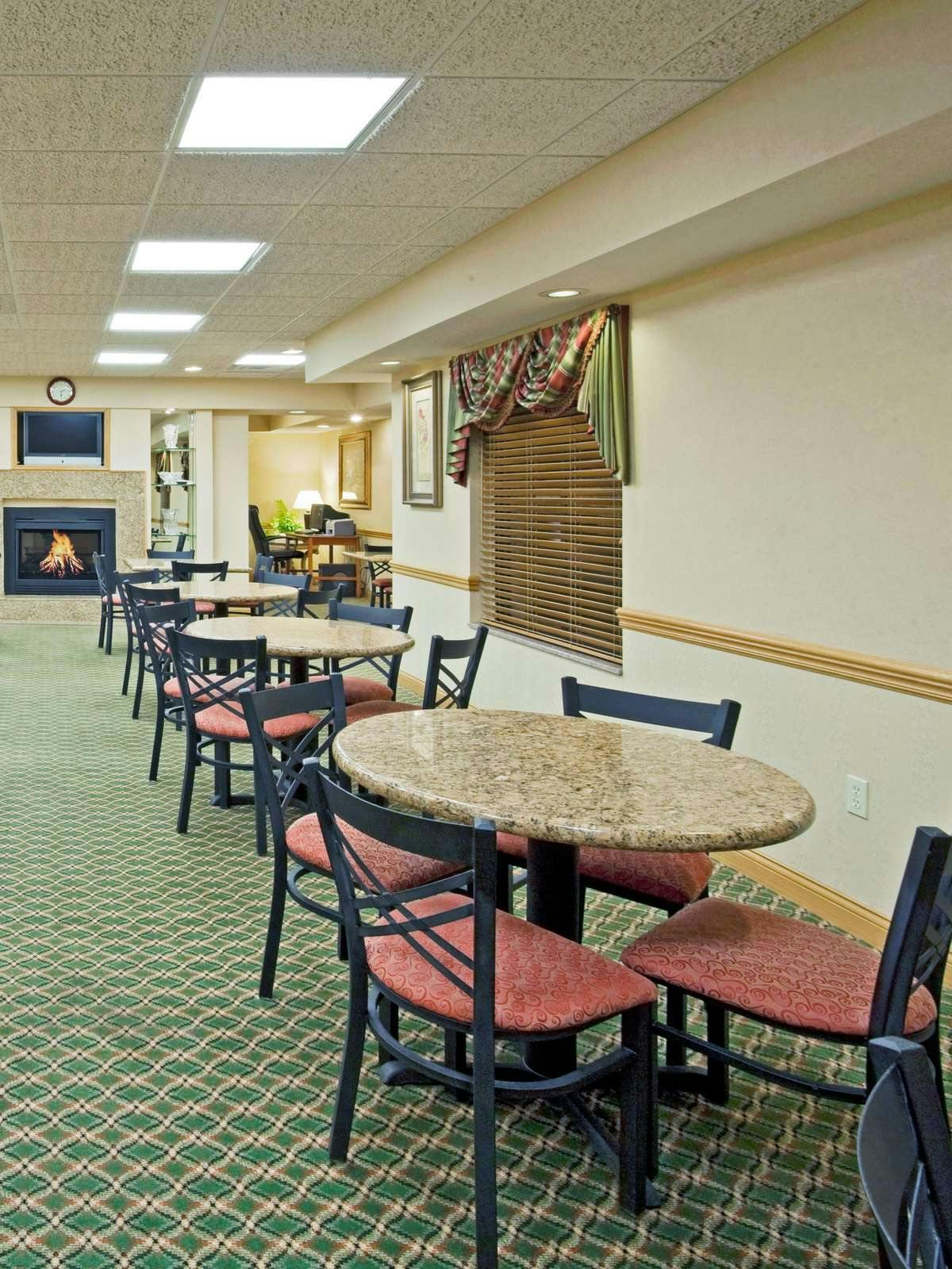 Hotel Holiday Inn Express Hotel & Suites Elkhart South photo 4