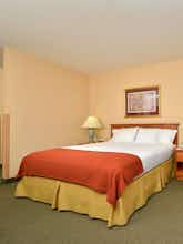 Hotel Holiday Inn Express Hotel & Suites Elk Grove Central photo 1