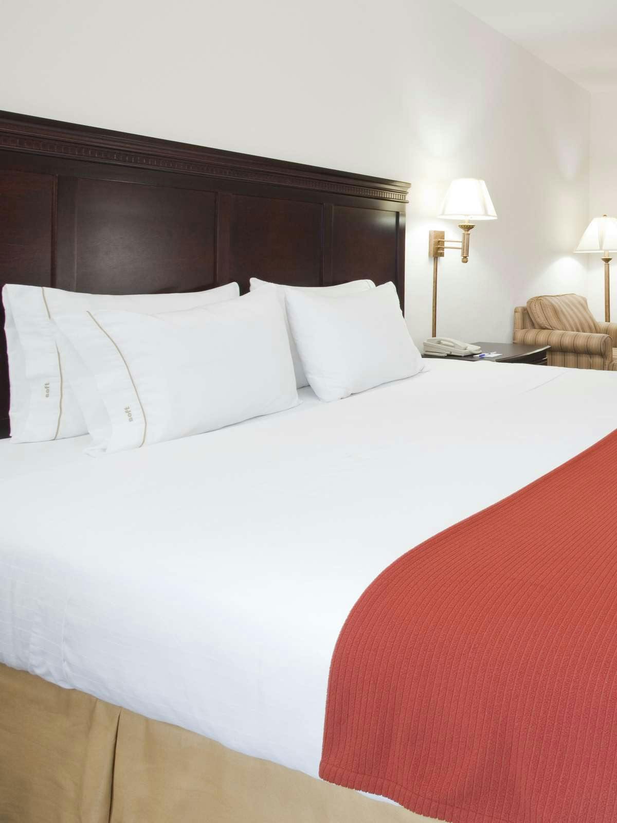 Hotel Holiday Inn Express Hotel & Suites Evanston photo 1