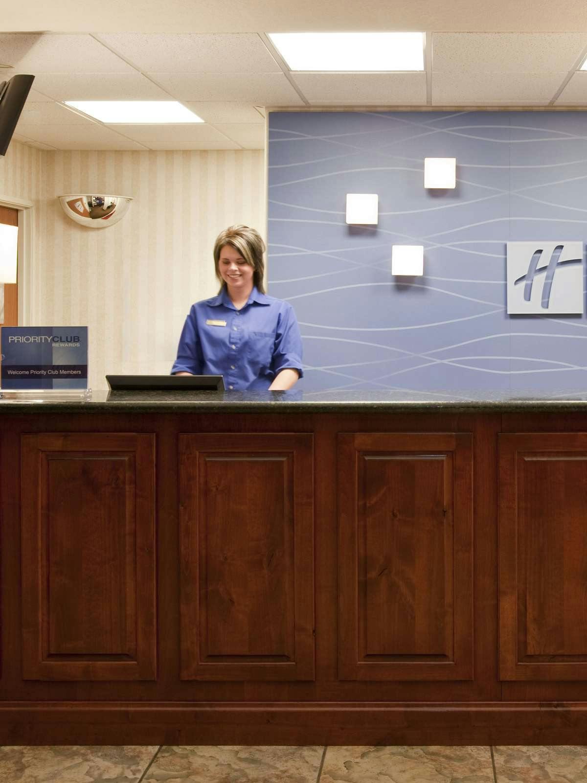 Hotel Holiday Inn Express Hotel & Suites Evanston photo 5