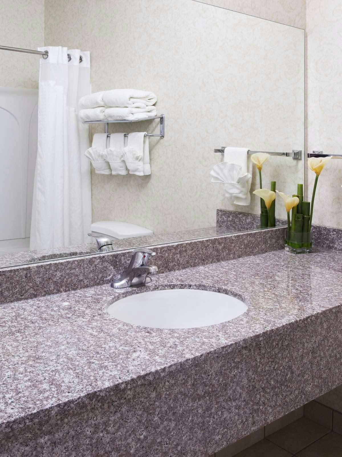 Hotel Holiday Inn Express Hotel & Suites Evanston photo 3