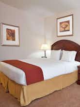 Hotel Holiday Inn Express Hotel & Suites Farmington Hills photo 1