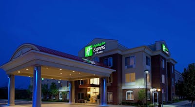 Holiday Inn Express Hotel & Suites Farmington Hills