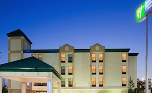 Holiday Inn Express Hotel & Suites Fayetteville Fort Bragg