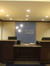 Hotel Holiday Inn Express Hotel & Suites Fairmont photo 5