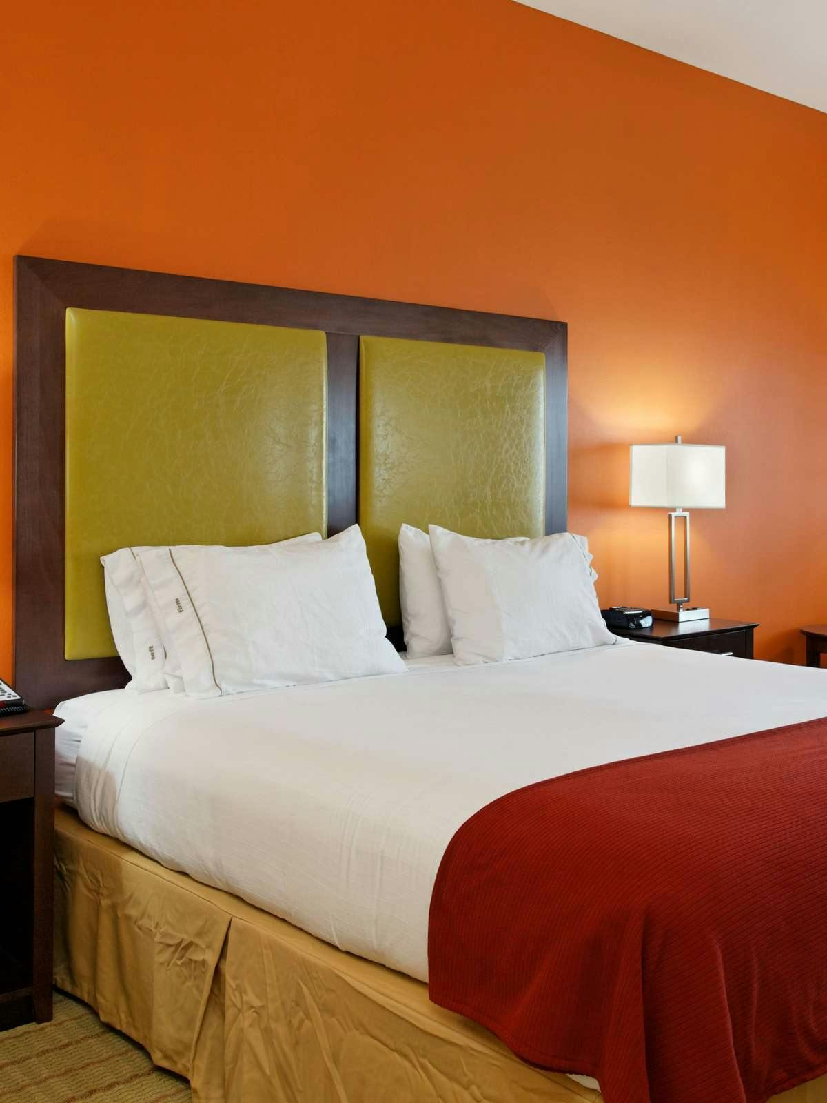 Hotel Holiday Inn Express Hotel & Suites Florence Northeast photo 1