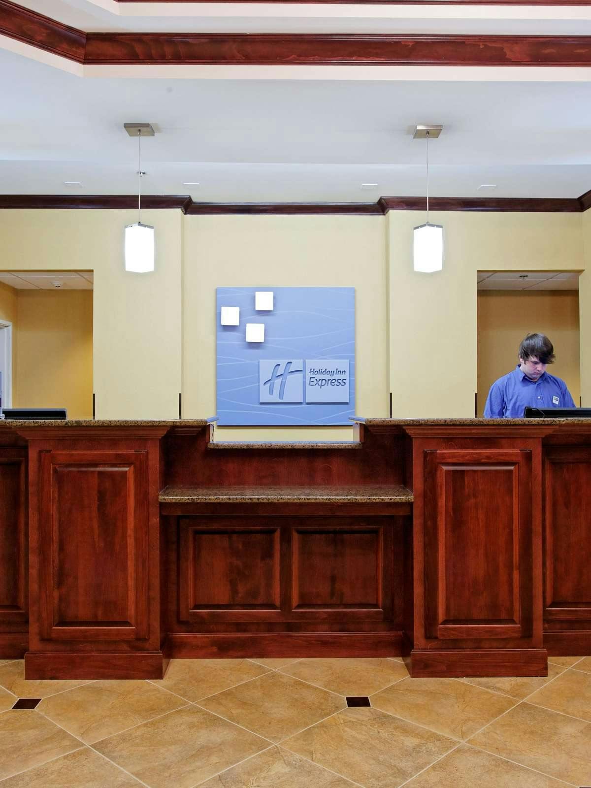 Hotel Holiday Inn Express Hotel & Suites Florence Northeast photo 5