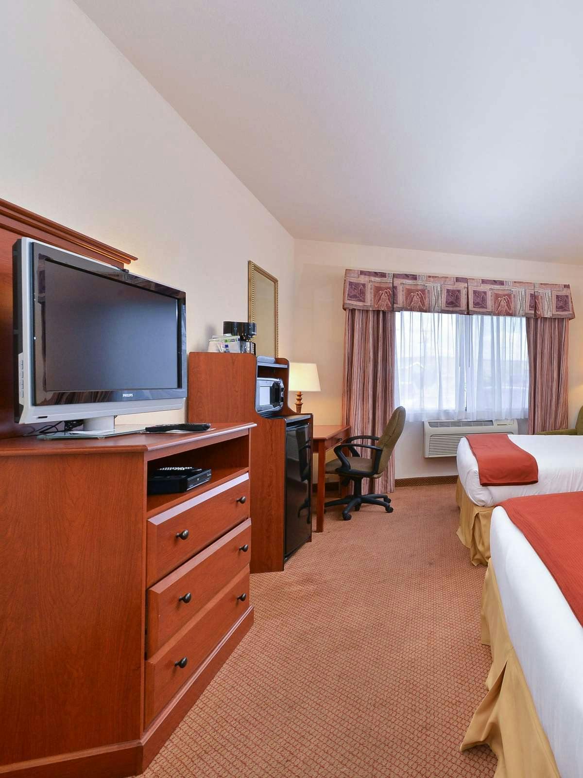 Hotel Holiday Inn Express Hotel & Suites Farmington photo 3