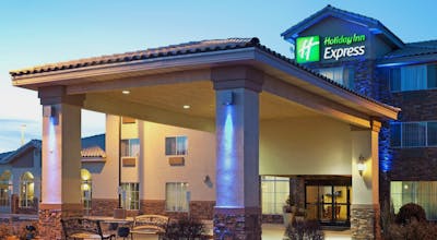 Holiday Inn Express Hotel & Suites Farmington