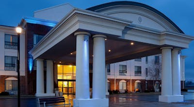 Holiday Inn Express Hotel & Suites Fort Atkinson