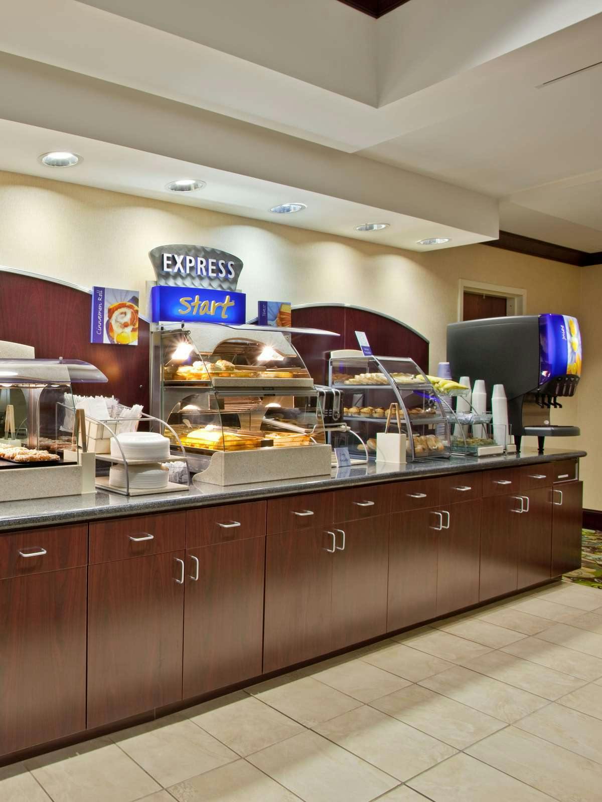 Hotel Holiday Inn Express Hotel & Suites Franklin photo 4