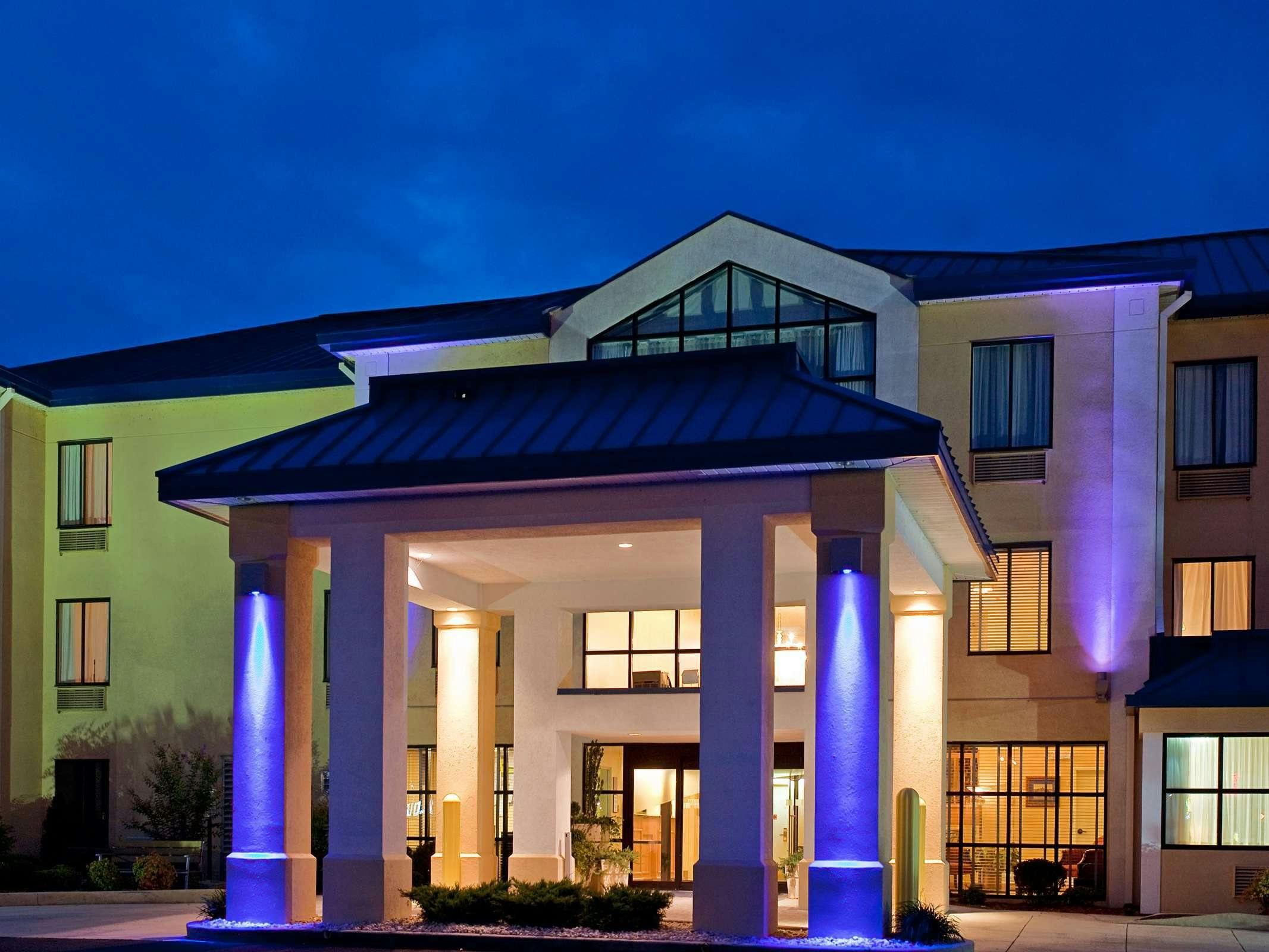 Holiday Inn Express Hotel & Suites Fort Payne