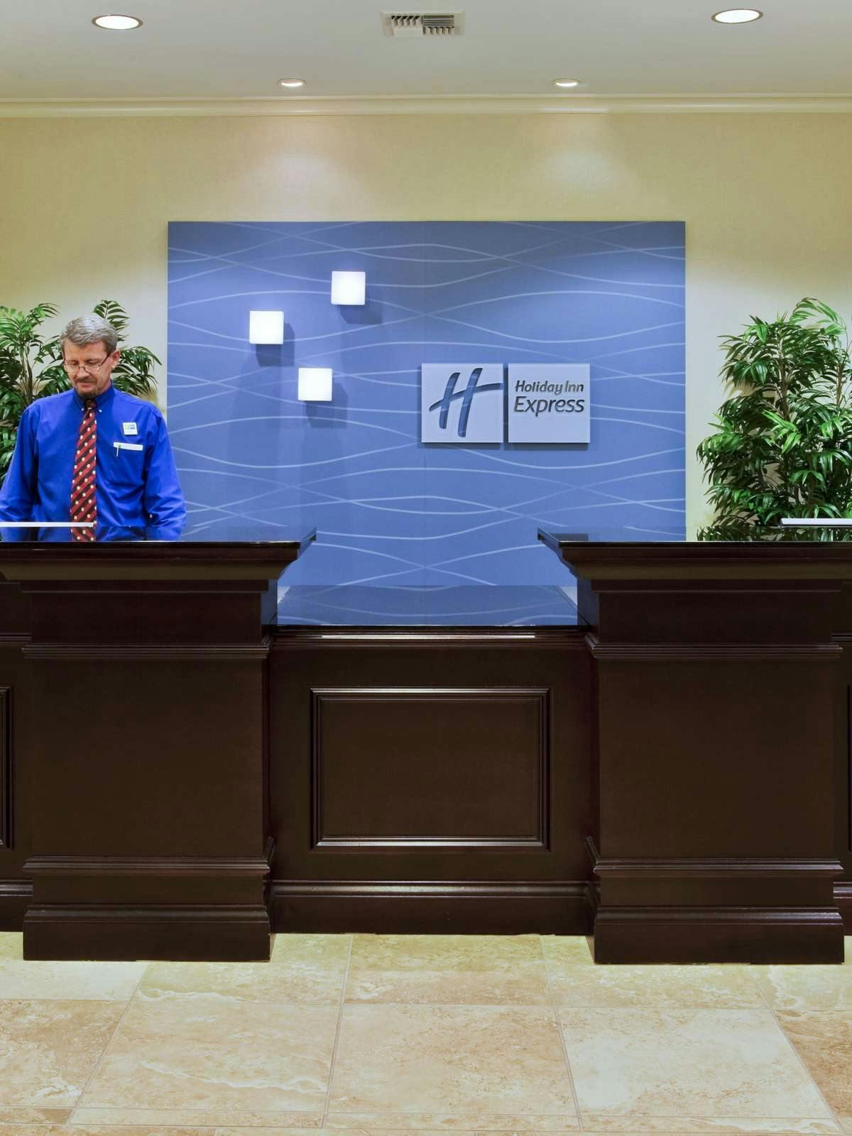 Hotel Holiday Inn Express Hotel & Suites Fort Pierce West photo 4