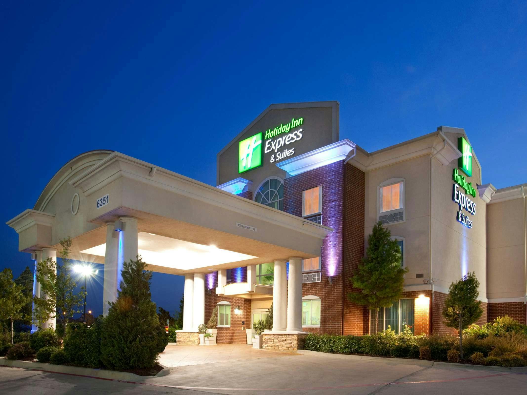 Holiday Inn Express Hotel & Suites Fort Worth Western Center