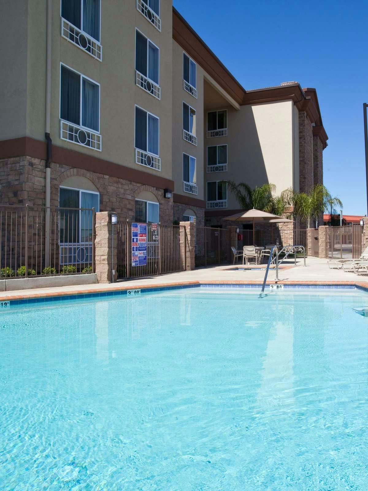 Hotel Holiday Inn Express Hotel & Suites Fresno South photo 4