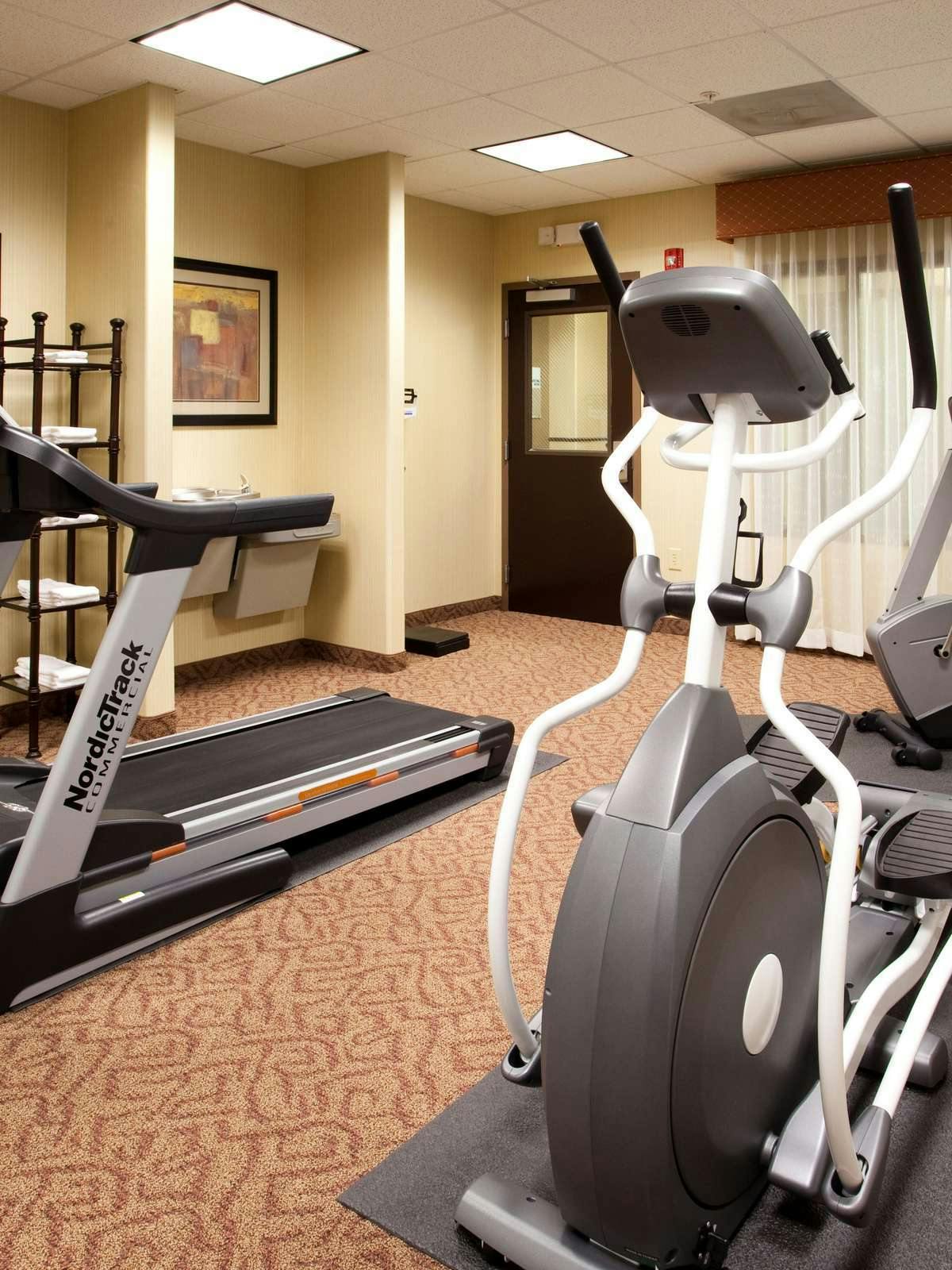 Hotel Holiday Inn Express Hotel & Suites Fresno South photo 5