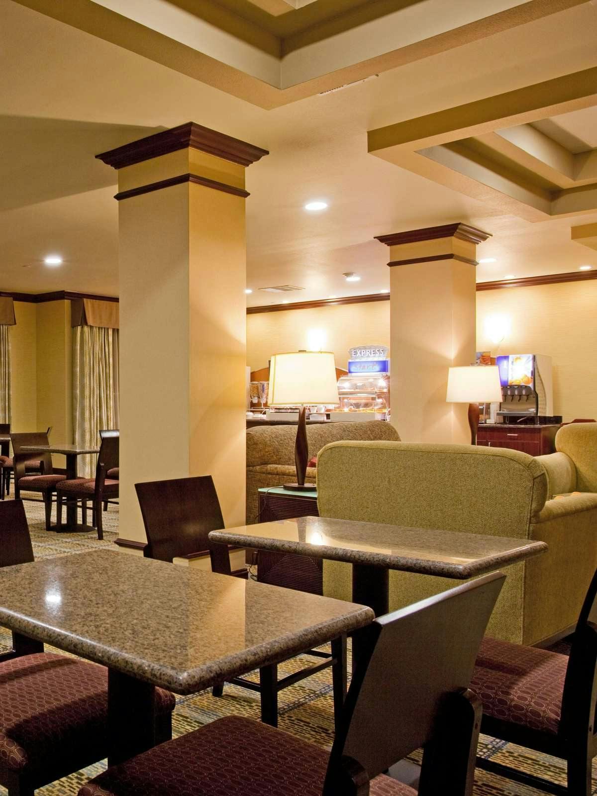 Hotel Holiday Inn Express Hotel & Suites Frazier Park photo 5