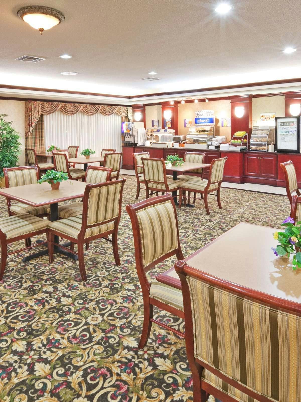 Hotel Holiday Inn Express Hotel & Suites Gainesville photo 4