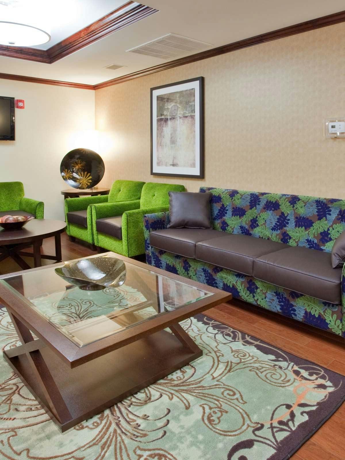 Hotel Holiday Inn Express Hotel & Suites Fredericksburg photo 4