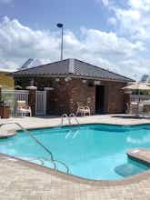 Hotel Holiday Inn Express Hotel & Suites Gonzales photo 1