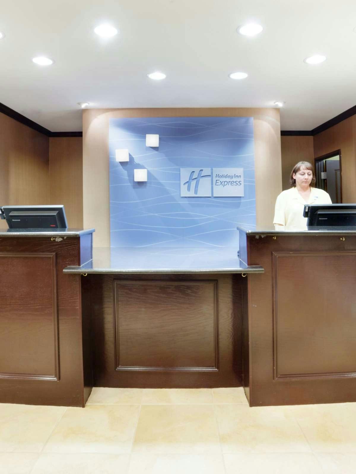 Hotel Holiday Inn Express Hotel & Suites Georgetown photo 4